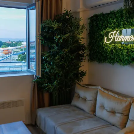 Harmonia Lux Aqua Park Apartment *